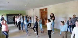 Zajęcia zumby na długich przerwach.