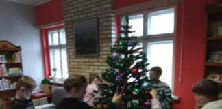 Wyjście klasy 2b do biblioteki