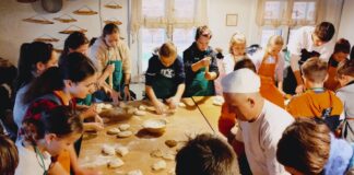 Klasa 5a w piekarni i na warsztatach w Muzeum Budownictwa Ludowego