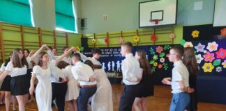 Uroczyste zakończenie klas ósmych.