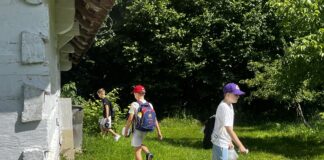 Młodzi Odkrywcy w Skansenie