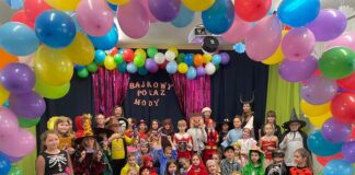 BAJKOWY POKAZ MODY W ŚWIETLICY !!!