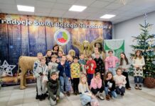 KLASA 2B NA WYSTAWIE PRZEDŚWIĄTECZNEJ